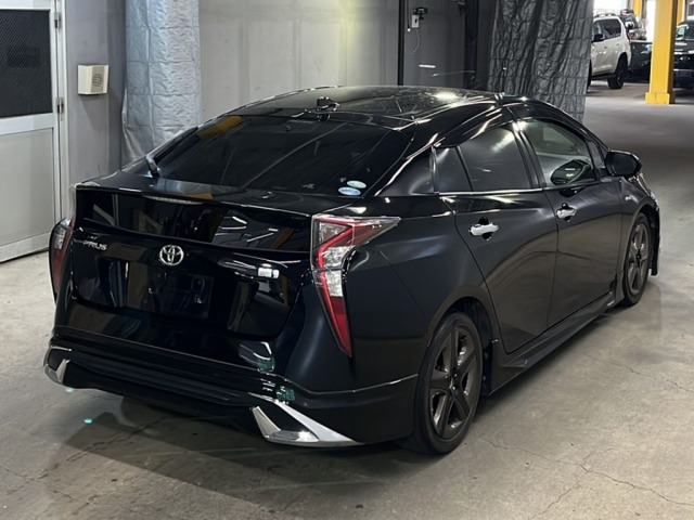 Toyota PRIUS 2017 8082998-5