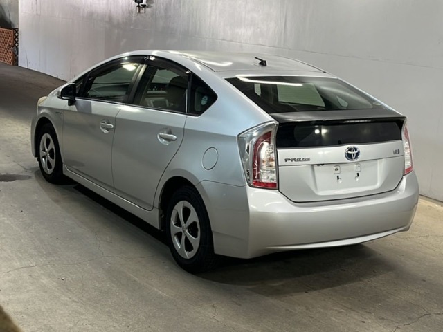 Toyota PRIUS 2013 8083002-1