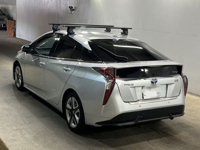 Toyota PRIUS 2016 8083005-1