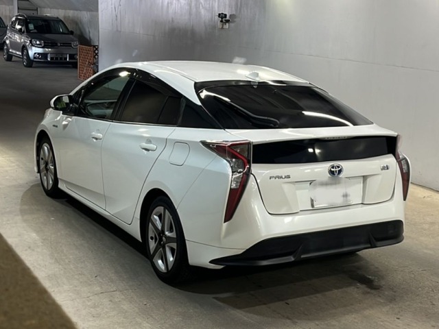 Toyota PRIUS 2017 8083018-1