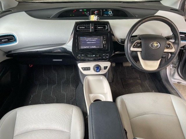 Toyota PRIUS 2017 8083079-3