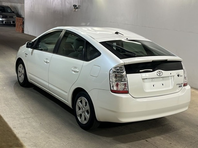 Toyota PRIUS 2005 8083097-1