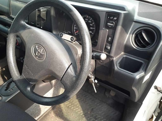 Toyota PROBOX VAN 2017 8084135-9