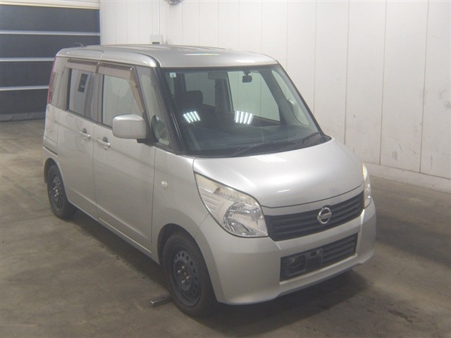 Nissan ROOX 2011 8077895-0