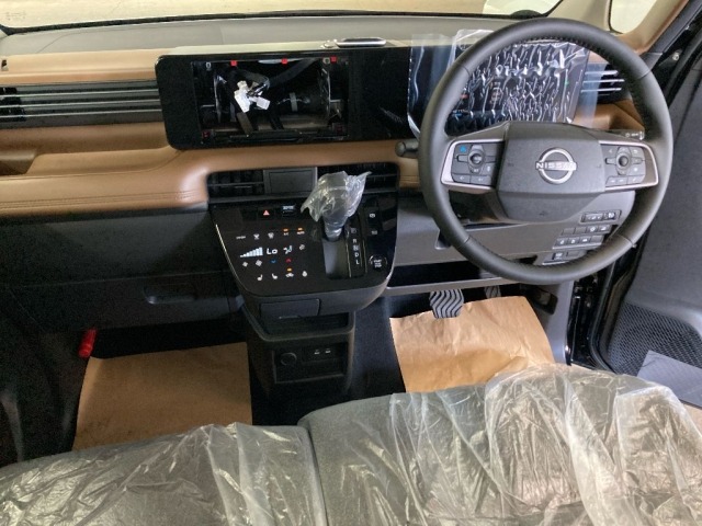 Nissan ROOX 2026 8077947-3