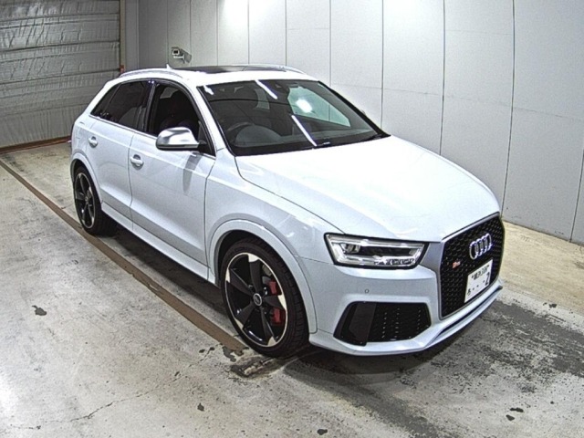 Audi RS Q3 2015 8086349-0