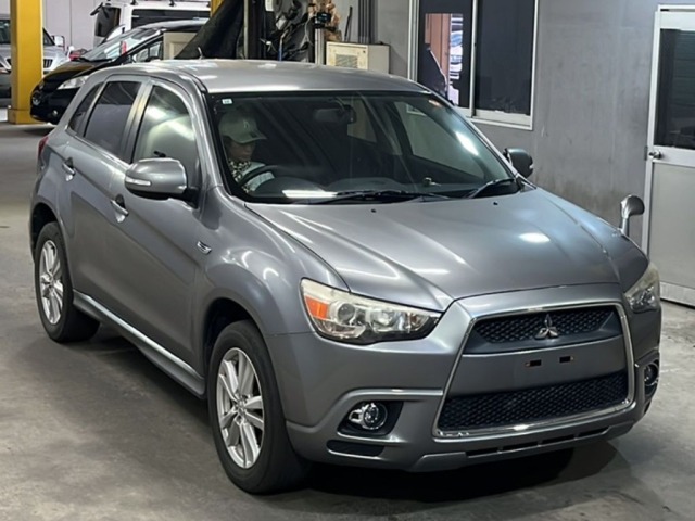 Mitsubishi RVR 2011 8086103-4