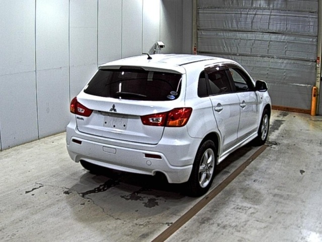 Mitsubishi RVR 2010 8086124-5