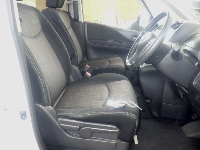 Nissan SERENA 2015 8085007-7