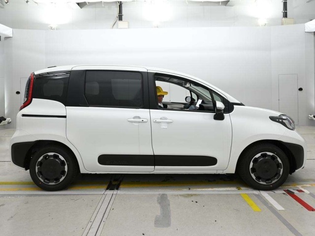 Toyota SIENTA 2026 8086174-3