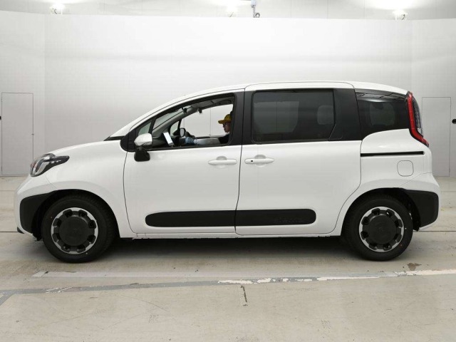 Toyota SIENTA 2026 8086174-4