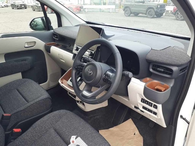 Toyota SIENTA 2026 8086174-9