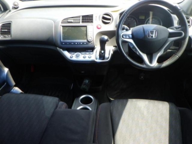 Honda STREAM 2011 8085913-3