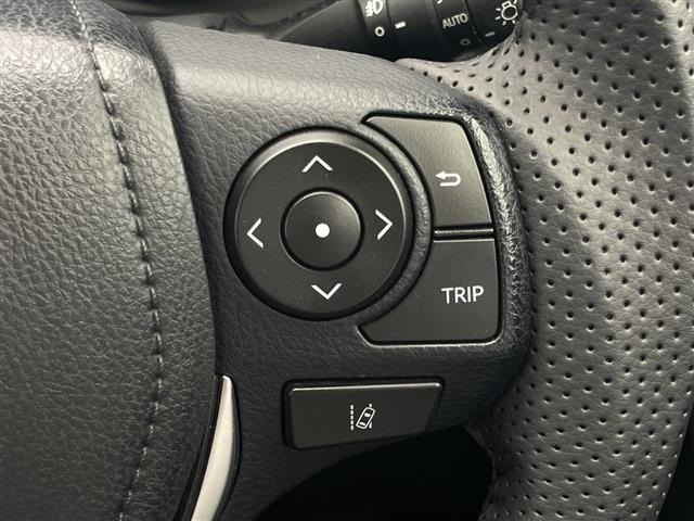 Toyota AURIS 2017 8088902-9