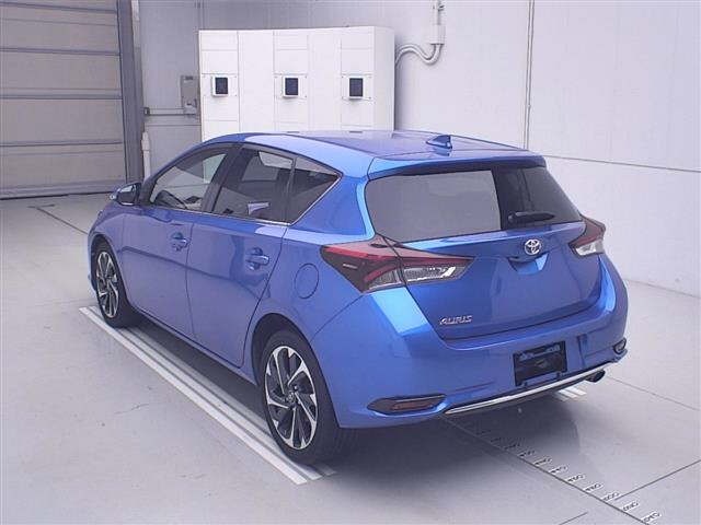 Toyota AURIS 2017 8088904-1