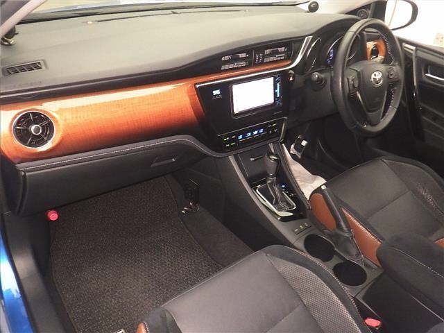 Toyota AURIS 2017 8088904-4