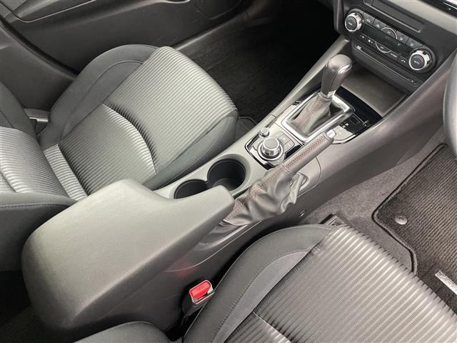 Mazda AXELA 2015 8088426-1