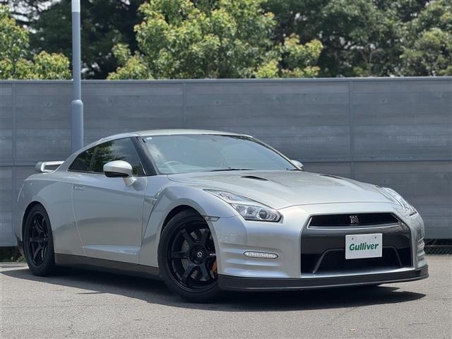 Nissan GT-R 2016 8086573-0