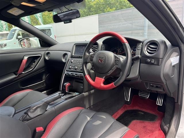 Nissan GT-R 2016 8086573-3