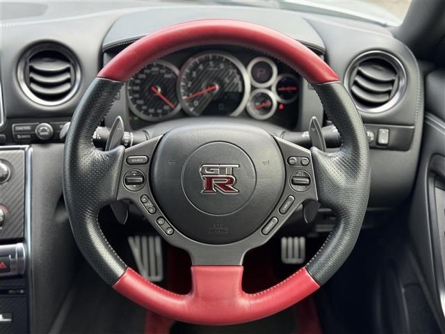 Nissan GT-R 2016 8086573-4
