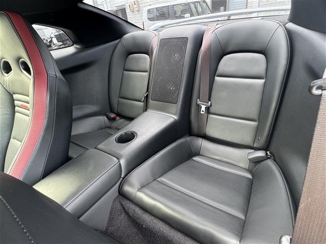 Nissan GT-R 2016 8086573-9