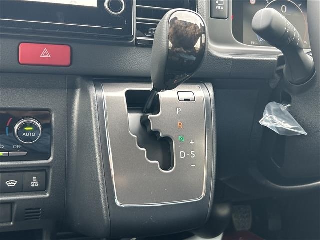 Toyota HIACE VAN 2026 8087903-22