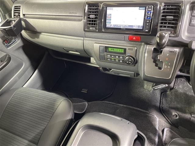 Toyota HIACE VAN 2025 8087906-9