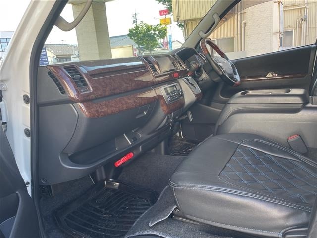 Toyota HIACE VAN 2021 8087910-18