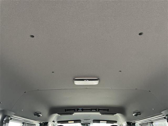 Toyota HIACE VAN 2023 8087923-9