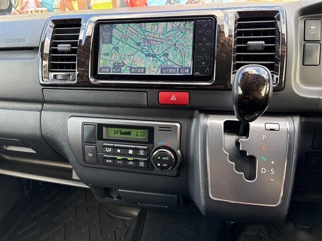 Toyota HIACE VAN 2022 8087925-10