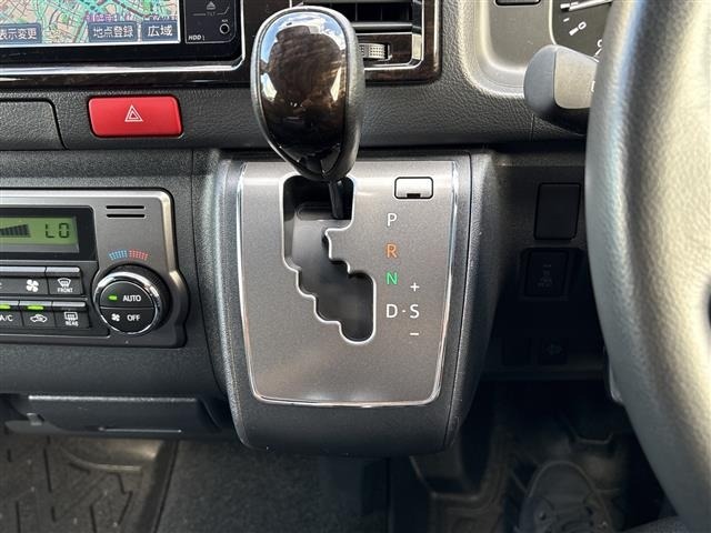 Toyota HIACE VAN 2022 8087925-17