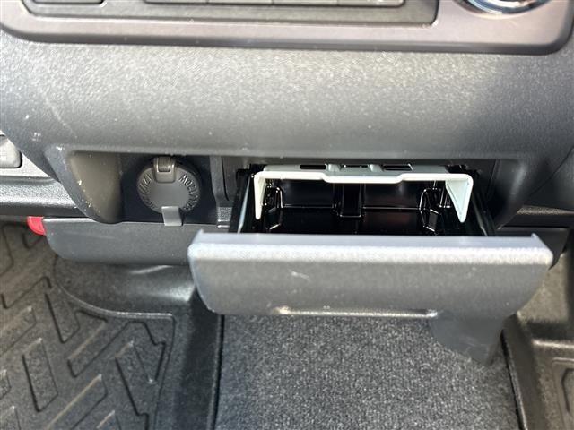 Toyota HIACE VAN 2022 8087925-9
