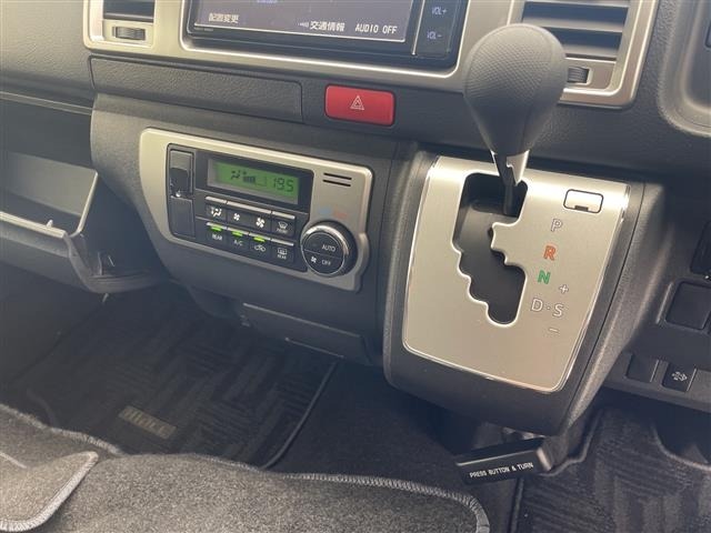 Toyota HIACE VAN 2018 8087928-11