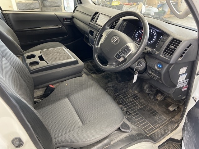 Toyota HIACE VAN 2021 8087947-4