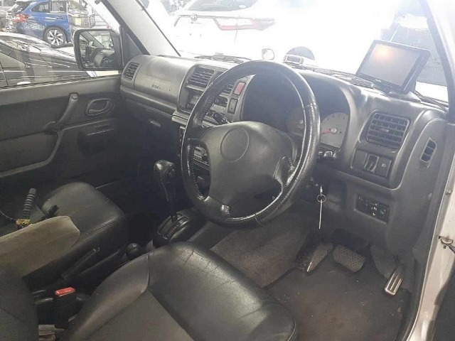 Suzuki JIMNY 2003 8088196-9