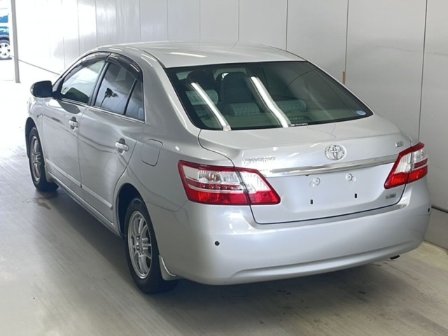 Toyota PREMIO 2012 8088230-1