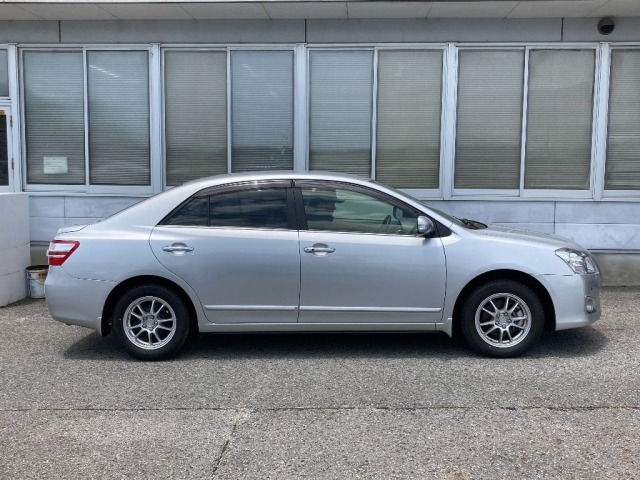 Toyota PREMIO 2012 8088230-3