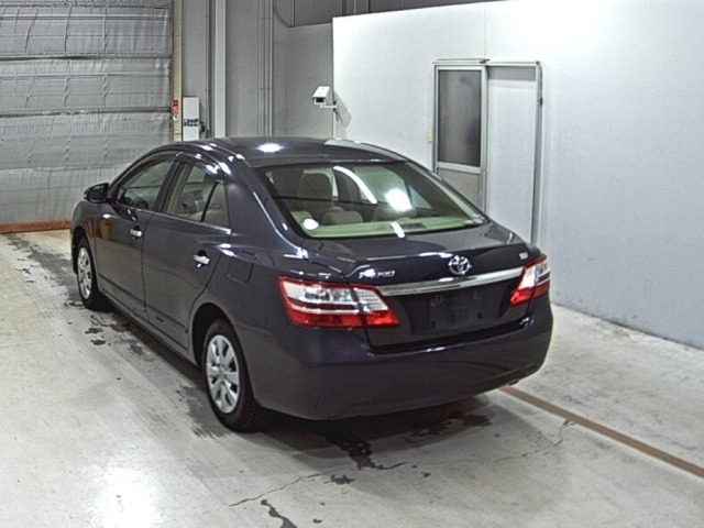 Toyota PREMIO 2015 8088267-1