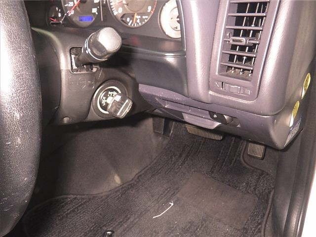 Nissan SKYLINE 2000 8086988-8