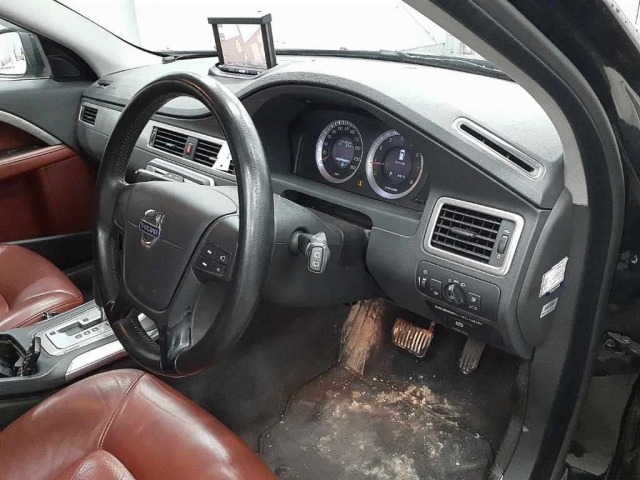 Volvo V70 2011 8086541-7