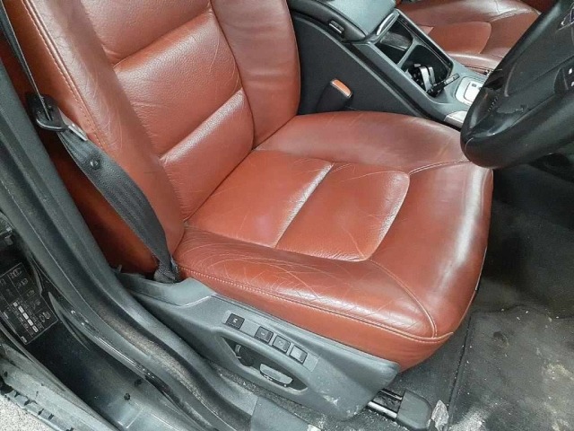 Volvo V70 2011 8086541-8