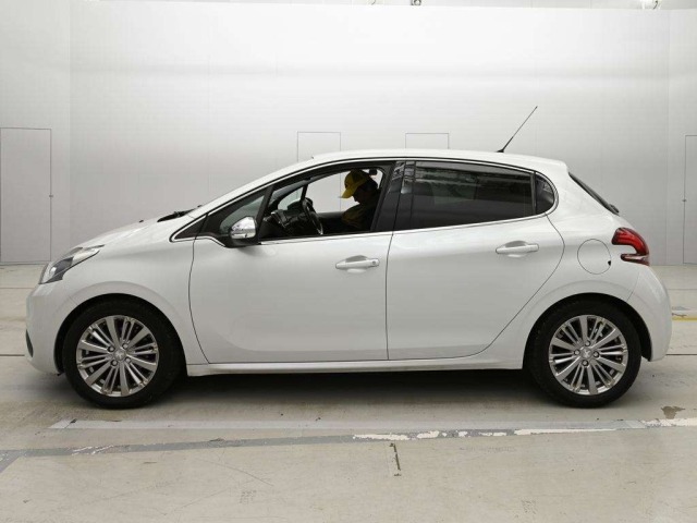 Peugeot 208 2018 8092809-4