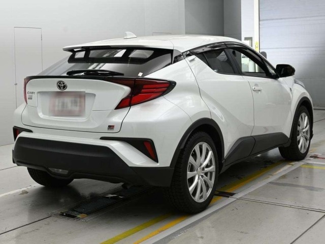 Toyota C-HR 2023 8092030-1