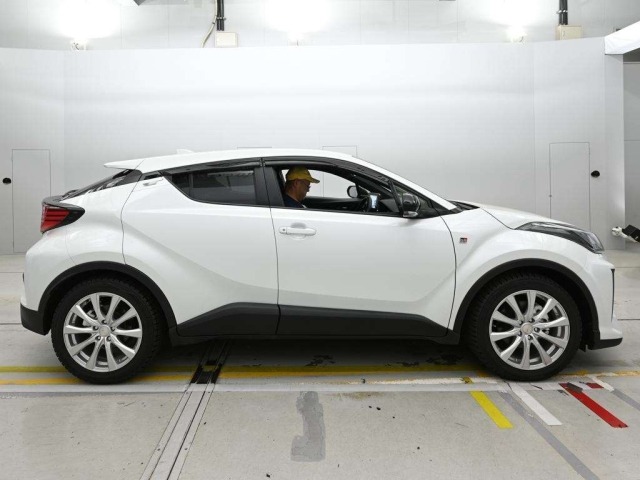 Toyota C-HR 2023 8092030-3