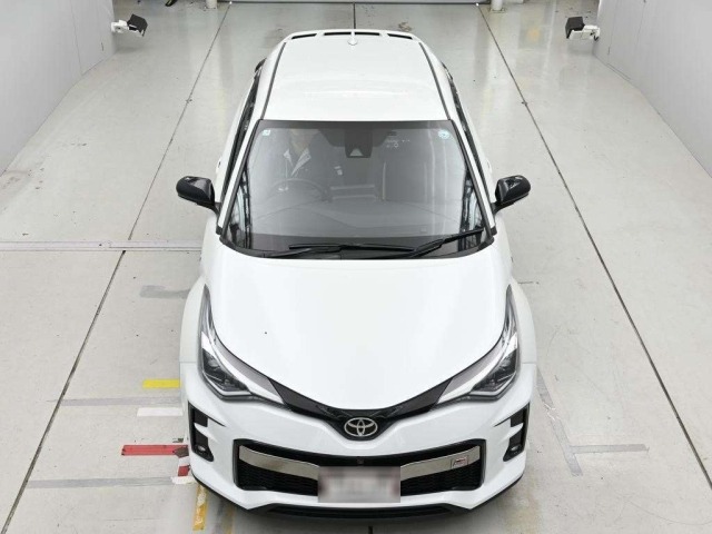 Toyota C-HR 2023 8092030-7