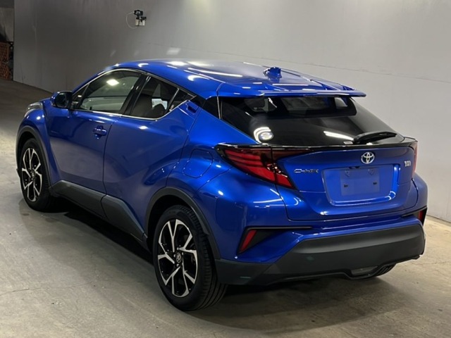 Toyota C-HR 2022 8092041-1