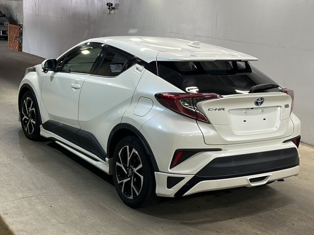 Toyota C-HR 2018 8092058-1