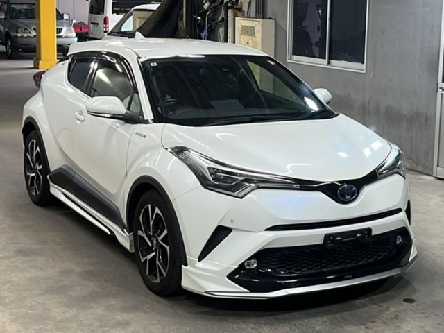Toyota C-HR 2018 8092058-4