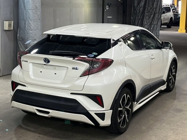 Toyota C-HR 2018 8092058-5
