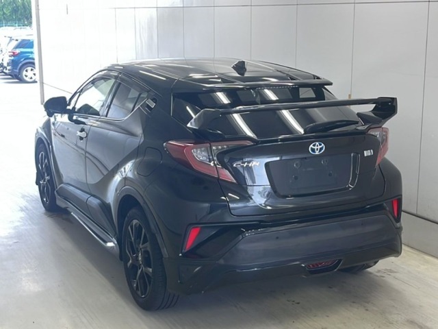 Toyota C-HR 2019 8092791-1